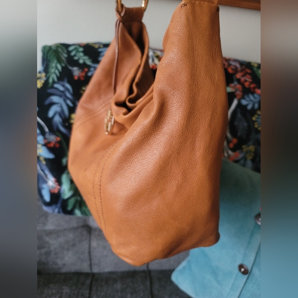 Michael Kors oversized leather hobo - Picture 6 of 15